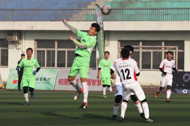 刘诚宇杨皓宇进球背后 是申花本土球员带着外援踢的无奈