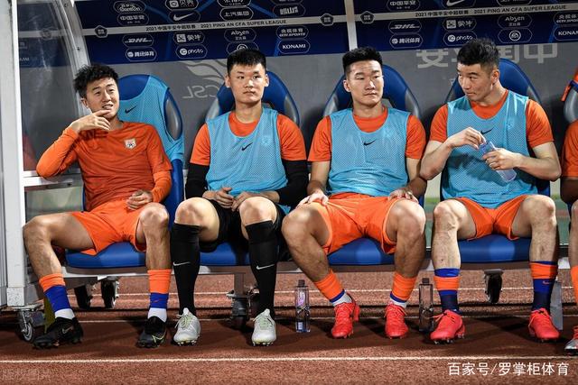 战争谣言冲击足坛:伊朗球星回国参军？C罗跑路